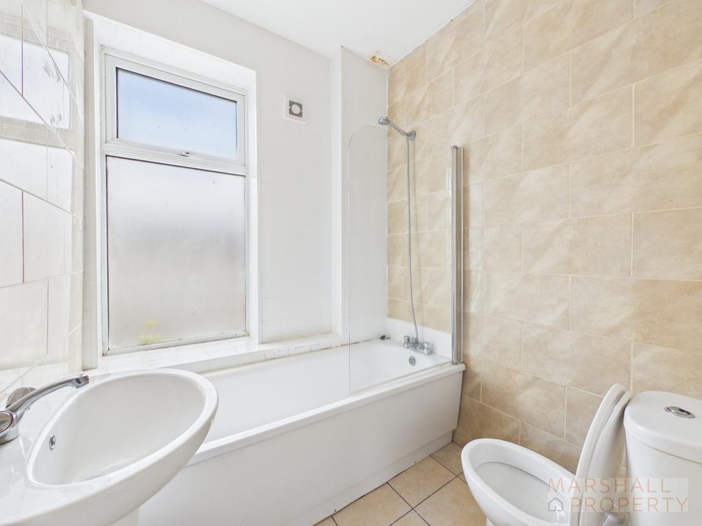 Apartment in Liverpool, Dingle - View 4