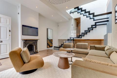 4 bedroom terraced house to rent, Princes Mews, London