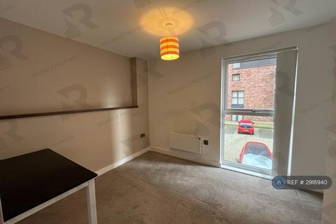 3 bedroom penthouse to rent, Block C, Salford, M5