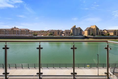 2 bedroom flat for sale, Plot E-04-02 at Wharf Twenty One, Brighton Road BN43