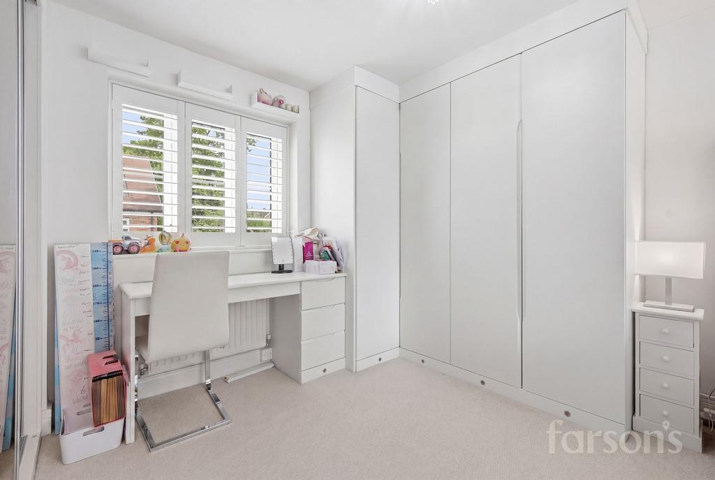 Walk-in wardrobe