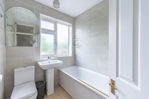 2 bedroom flat to rent, Torbay Road, Harrow, HA2