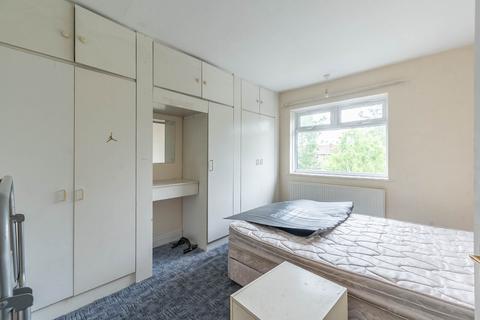 2 bedroom flat to rent, Torbay Road, Harrow, HA2