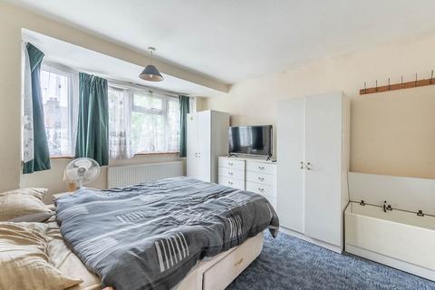 2 bedroom flat to rent, Torbay Road, Harrow, HA2