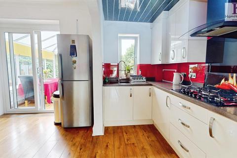 3 bedroom terraced house for sale, Beacon Road, Wibsey, Bradford