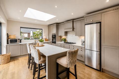 3 bedroom semi-detached house for sale, North Street, Farncombe, Godalming