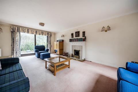 5 bedroom detached house for sale, Catesby Gardens, Yateley GU46