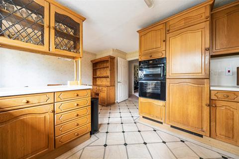 5 bedroom detached house for sale, Catesby Gardens, Yateley GU46