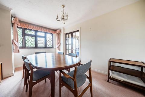 5 bedroom detached house for sale, Catesby Gardens, Yateley GU46
