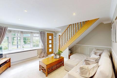 3 bedroom semi-detached house to rent, Hindley Road, Westhoughton, BL5