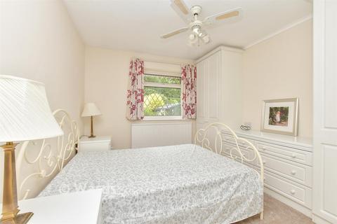 2 bedroom detached bungalow for sale, Papion Grove, Chatham ME5