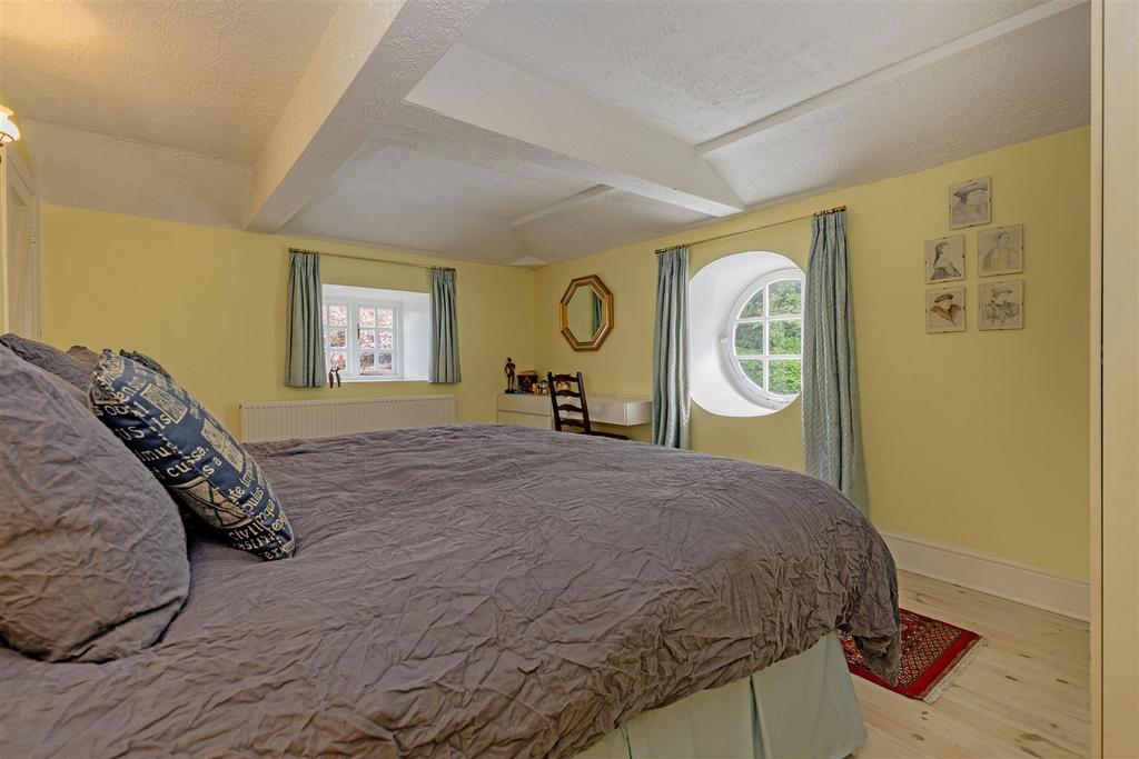 Bedroom 2-2.jpg