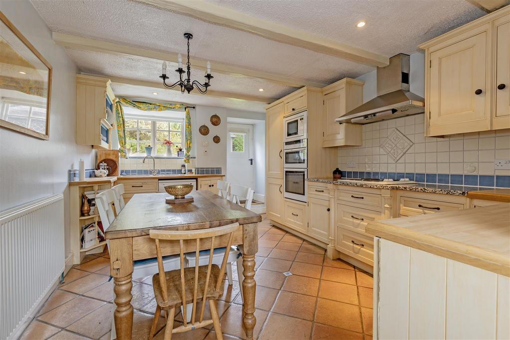 Kitchen-2.jpg