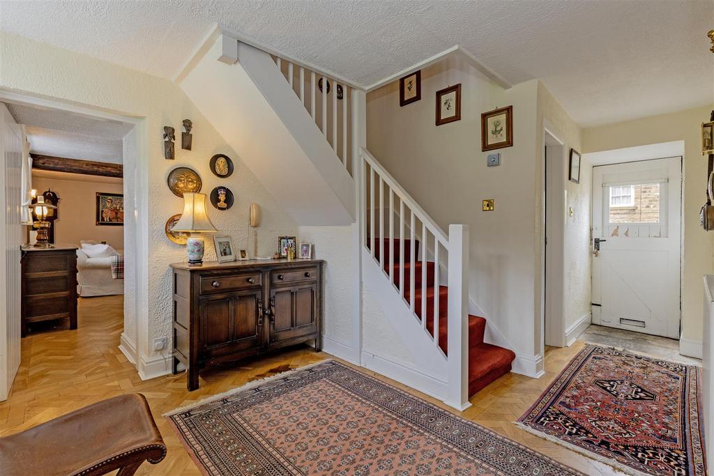 Entrance Hall-1.jpg