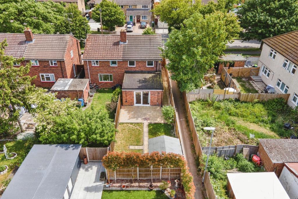3 bedroom semi-detached house for sale