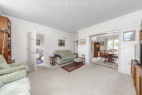 undefined, High Road, West Byfleet KT14