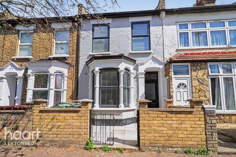 4 bedroom terraced house for sale, Selby Road, London