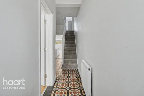 4 bedroom terraced house for sale, Selby Road, London