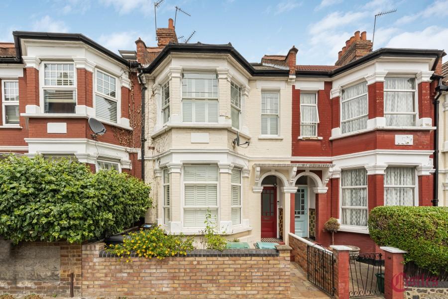 Apartment in Hornsey - View 3