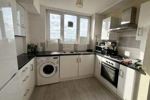 4 bedroom flat to rent, Jim Griffiths House, London, London, London, SW6