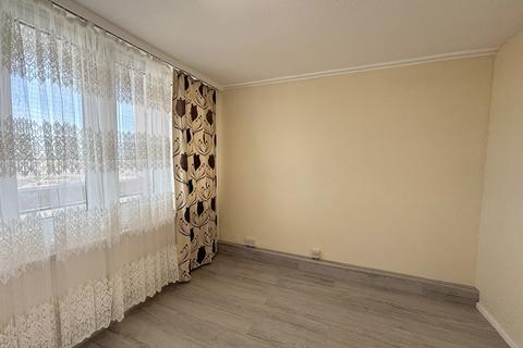 4 bedroom flat to rent, Jim Griffiths House, London, London, London, SW6