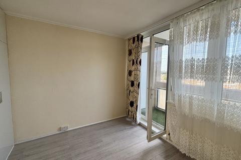 4 bedroom flat to rent, Jim Griffiths House, London, London, London, SW6