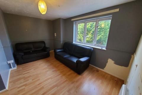 2 bedroom flat to rent, Charlecote Park, Telford
