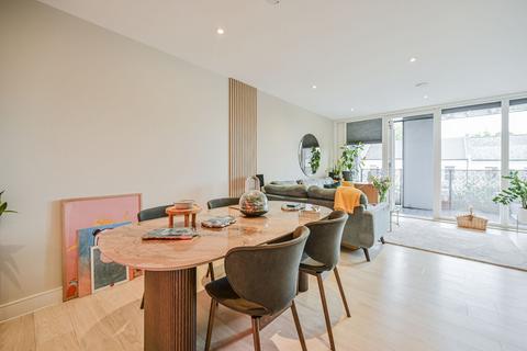 2 bedroom flat for sale, Cleveland Park Road, Walthamstow, London, E17