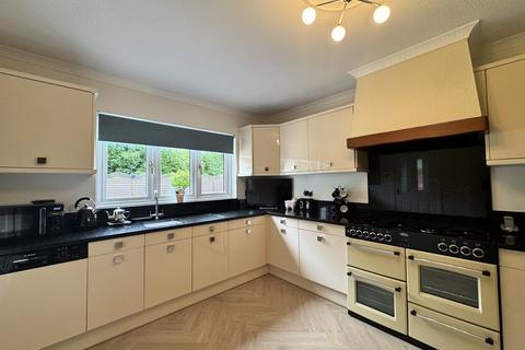 5 bedroom detached house for sale, Royal Oak Court, Llandybie, Ammanford, Carmarthenshire.