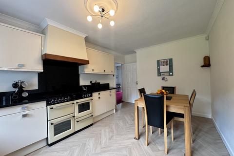 5 bedroom detached house for sale, Royal Oak Court, Llandybie, Ammanford, Carmarthenshire.