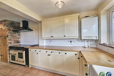 2 bedroom terraced house to rent, Slitting Mill Road, Rugeley WS15