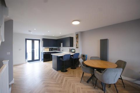 4 bedroom townhouse to rent, Yarborough Road, Lincoln