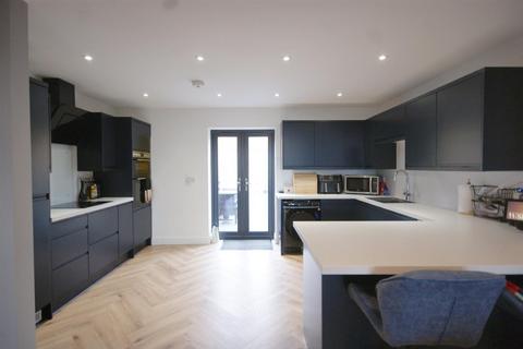 4 bedroom townhouse to rent, Yarborough Road, Lincoln