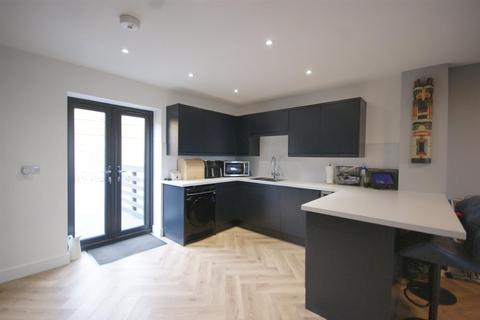 4 bedroom townhouse to rent, Yarborough Road, Lincoln