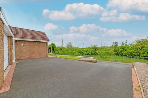 2 bedroom detached bungalow for sale, Hawthorne Road, Frodsham, WA6