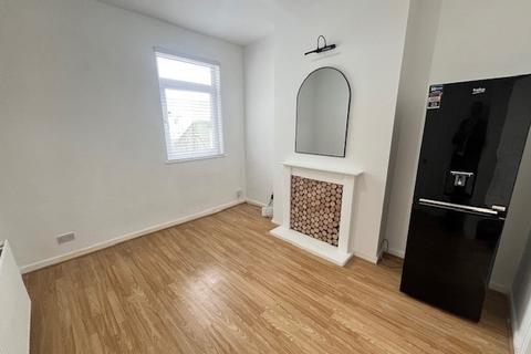 3 bedroom end of terrace house to rent, Clarence Road, Torpoint, PL11