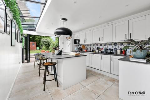 3 bedroom end of terrace house for sale, Princes Road, Buckhurst Hill, IG9