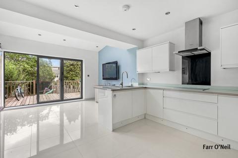 Chestnut Avenue, Buckhurst Hill, IG9