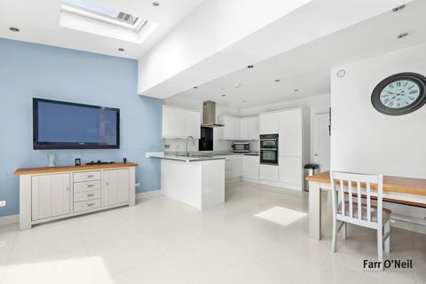 4 bedroom terraced house for sale, Chestnut Avenue, Buckhurst Hill, IG9