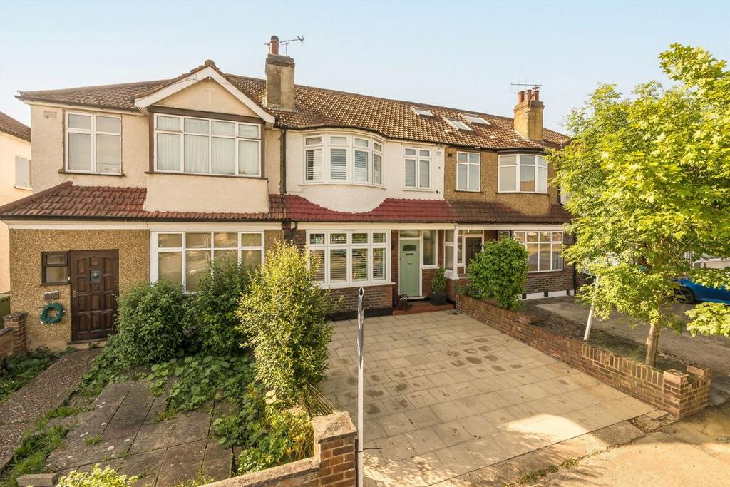 Detached house exterior, driveway