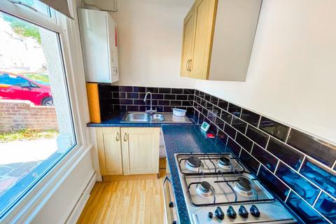 Studio to rent, Anerley Road, Westcliff-on-Sea, Essex, SS0 7HJ, UK