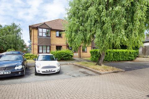 1 bedroom flat for sale, Holland Close, Romford, RM7