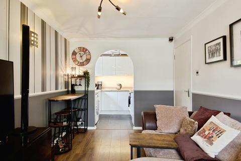 1 bedroom flat for sale, Holland Close, Romford, RM7