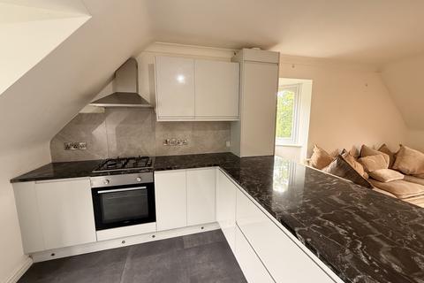 2 bedroom property to rent, 177 Hagden Lane, Watford