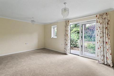2 bedroom terraced bungalow for sale, Honeysuckle Close, Nottingham
