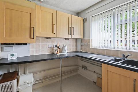2 bedroom terraced bungalow for sale, Honeysuckle Close, Nottingham