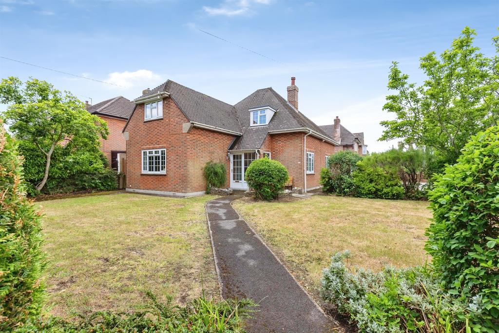 4 bedroom bungalow for sale