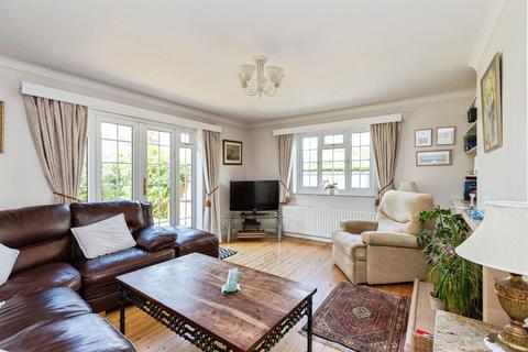 4 bedroom bungalow for sale, Holdenhurst Avenue, Bournemouth