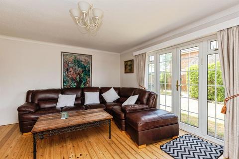 4 bedroom bungalow for sale, Holdenhurst Avenue, Bournemouth
