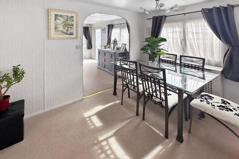 2 bedroom park home for sale, Gracelands Park, Lyndhurst Road, Christchurch, Dorset. BH23 4SE